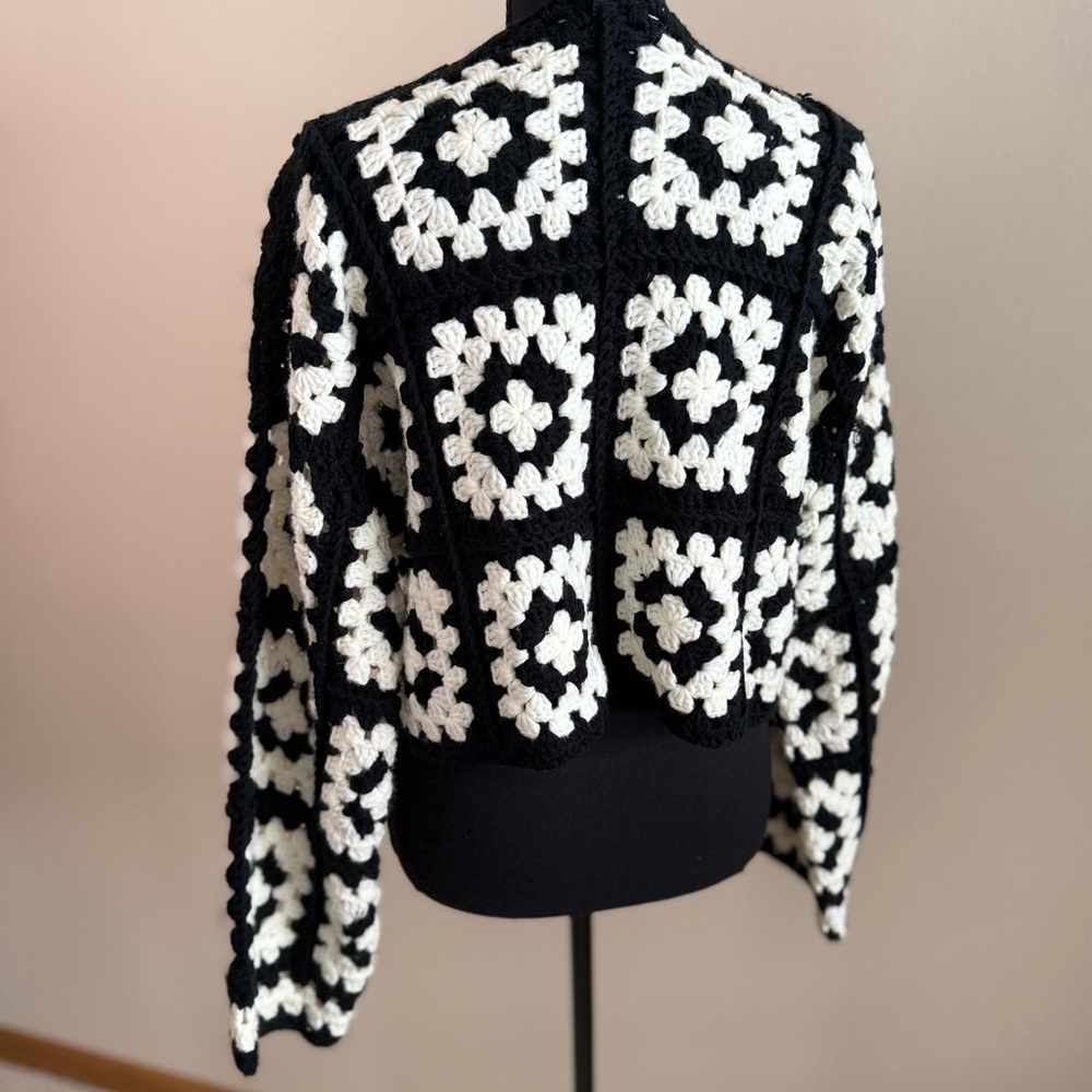 Davi & Dani Crochet Granny Square Cardigan Black Cream Boho Small - Picture 4 of 9